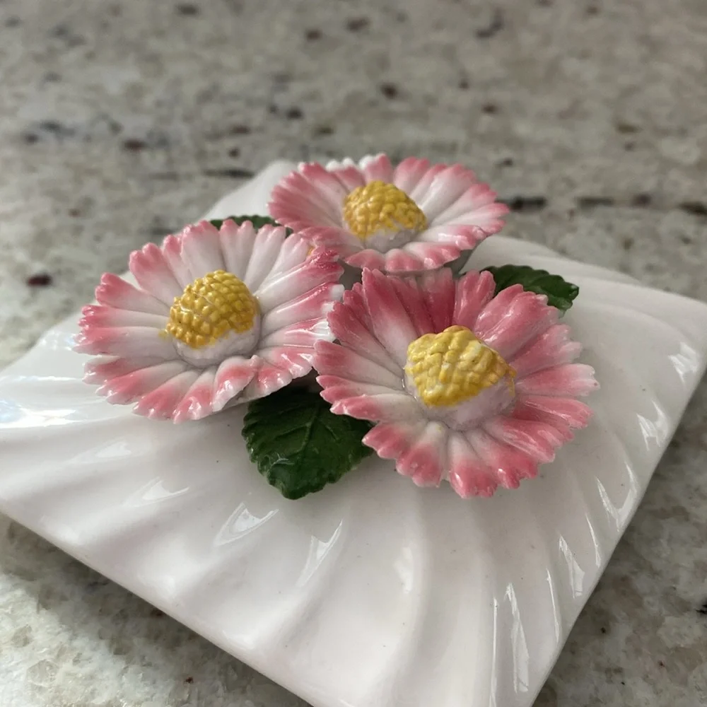 Vintage Abbott Japan floral ceramic trinket box